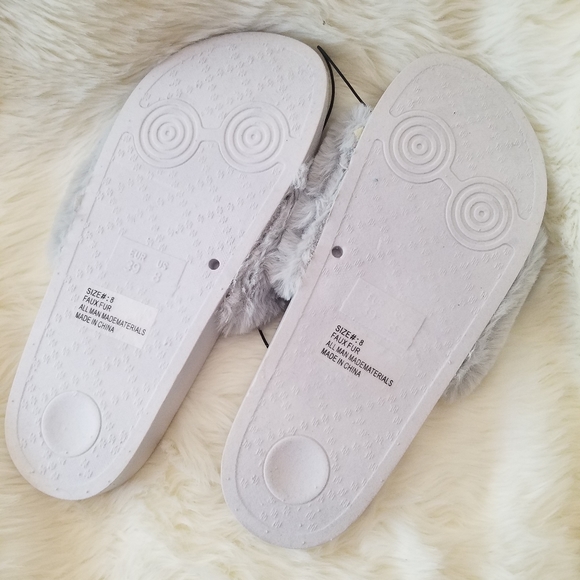 Faux Fur light gray slides - Picture 2 of 3